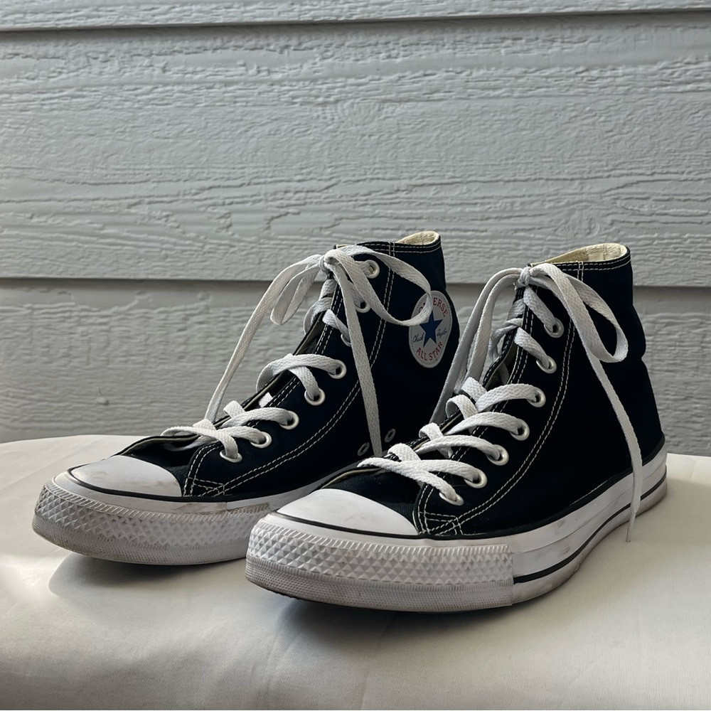 black high top converse shoes